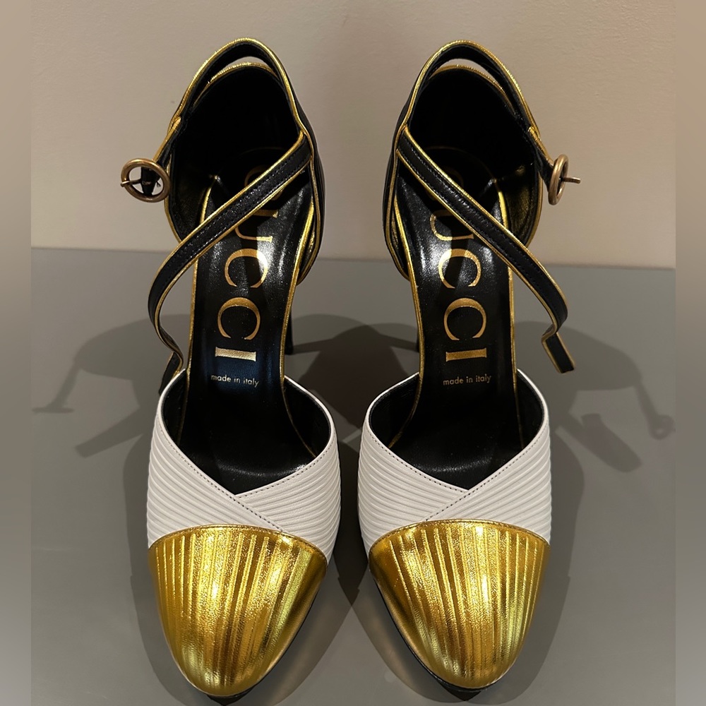 Gucci pumps